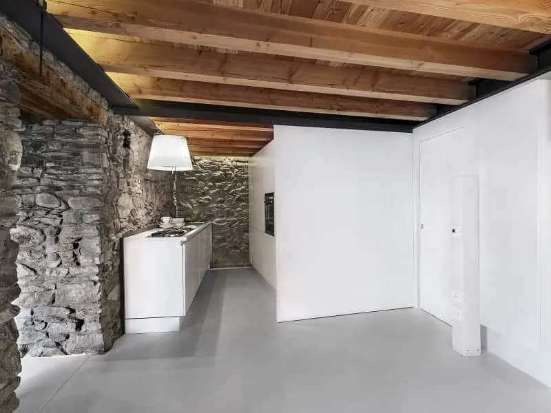 Jakie drewno na strop drewniany? Wybierz najlepsze rodzaje drewna!