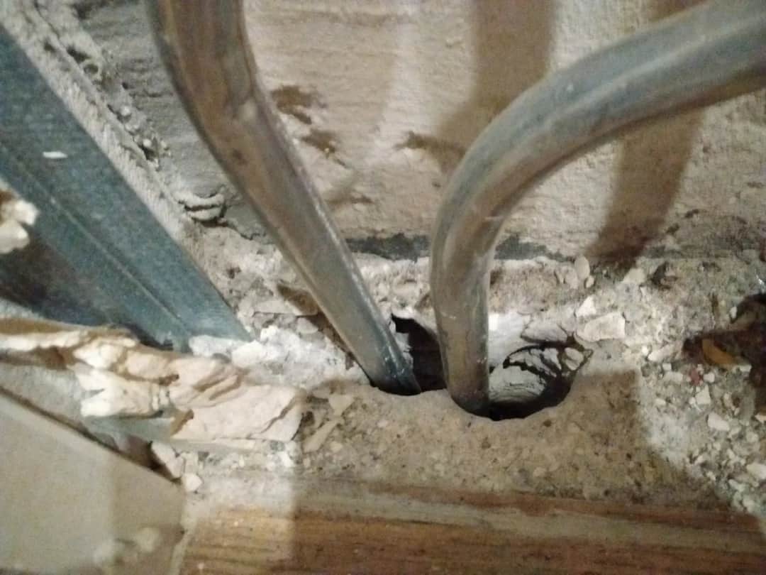 Dziura w stropie jak załatać - krok po kroku do idealnej naprawy