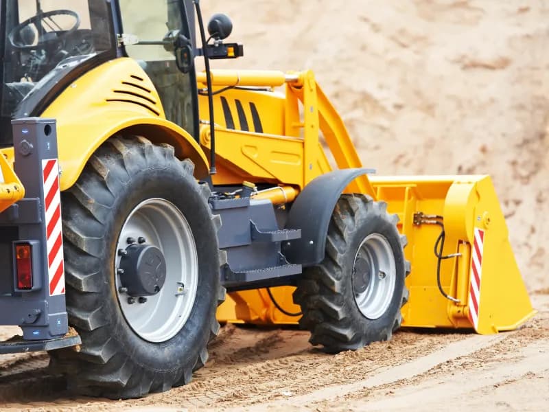 Ile naprawdę kosztuje kurs na koparki i jak uniknąć ukrytych opłat?