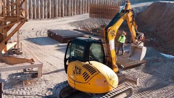 Ile naprawdę zarabia operator koparki w Niemczech? Sprawdź zarobki i warunki pracy