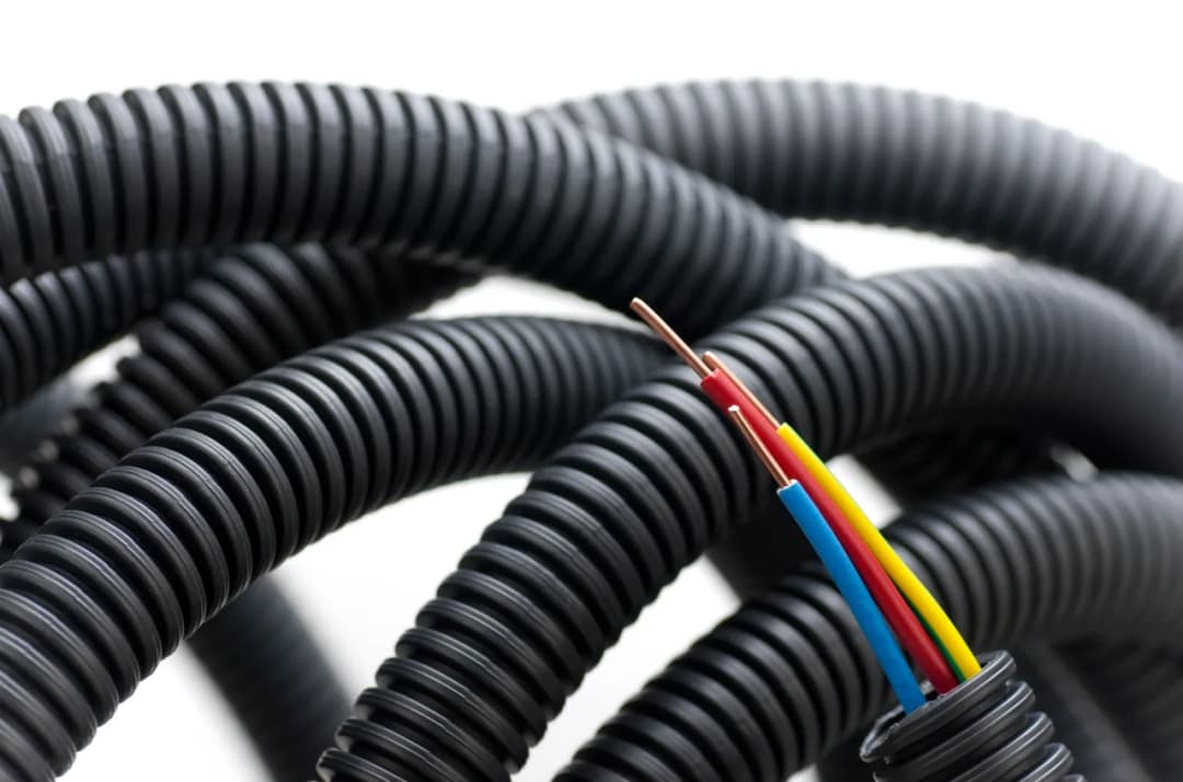 Systemy mocowania – niezawodne rozwiązania dla porządku i bezpieczeństwa instalacji