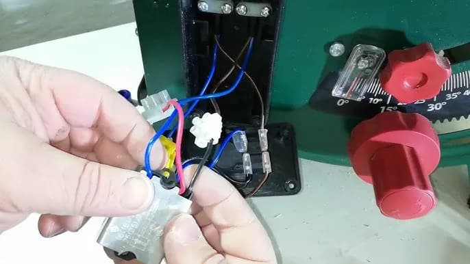 Jak wybrać najlepszy soft start do pilarki? Zalety, działanie i rekomendacje