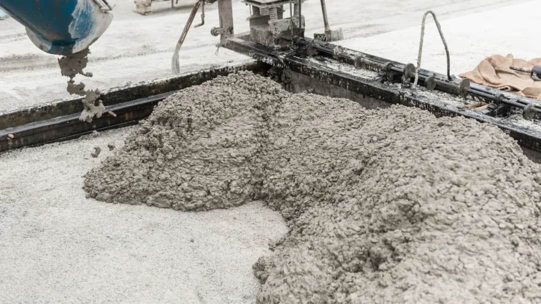 Jaki cement pod kostkę brukową? Wybierz najlepszy materiał Jaki cement pod kostkę brukową? Wybierz najlepszy materiał