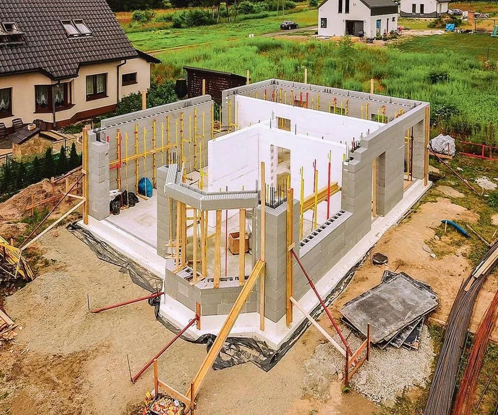 Klocki styropianowe do budowy domu: Jakie wybrać i dlaczego?